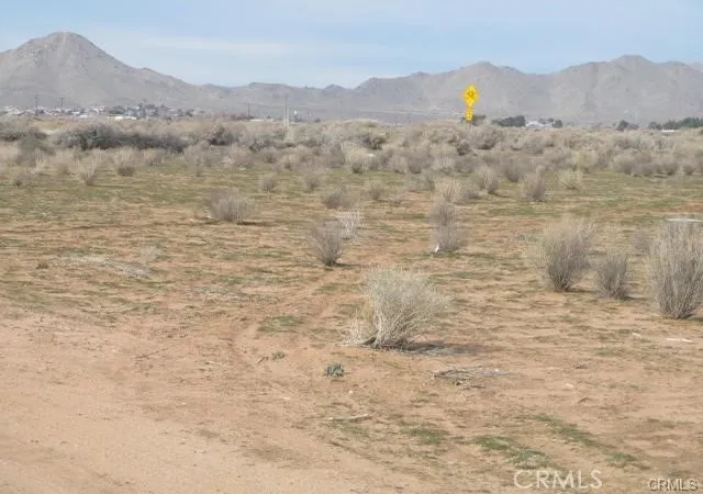 4th image of 2 Central, Apple Valley, CA 92307 | MLS# HD24235445