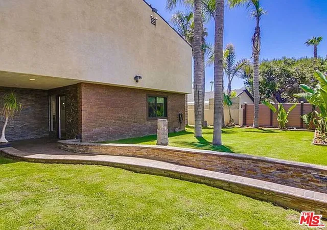 3rd image of 4111 Bayard St, San Diego, CA 92109 | MLS# 24467167