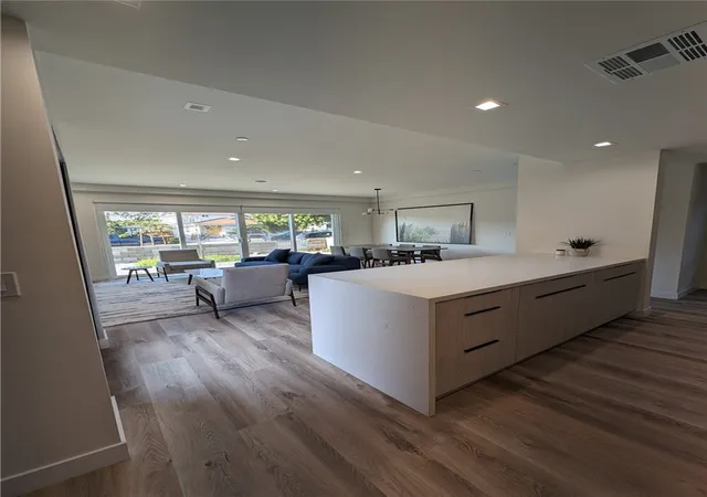 13th image of 2026 Federal Ave, Los Angeles, CA 90025 | MLS# AR24240944