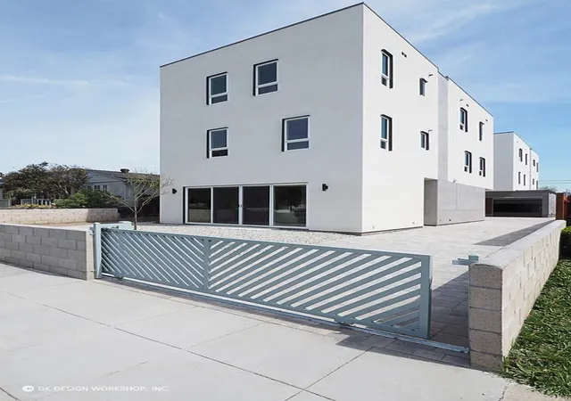 1st image of 2026 Federal Ave, Los Angeles, CA 90025 | MLS# AR24240944