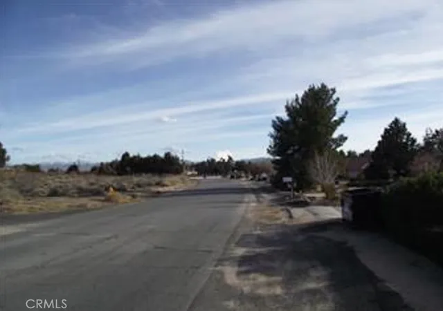 3rd image of 0 Mandan Shasta, Apple Valley, CA 92307 | MLS# CV24241064