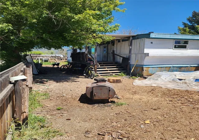 Photo 3 of Manufactured home for sale at 101 Butte St, Fort Jones, CA 96032 | MLS# PW24244396 | Listing updated on 2026-06-08