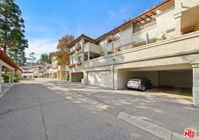 2nd image of 501 Palisades Dr, Pacific Palisades, CA 90272