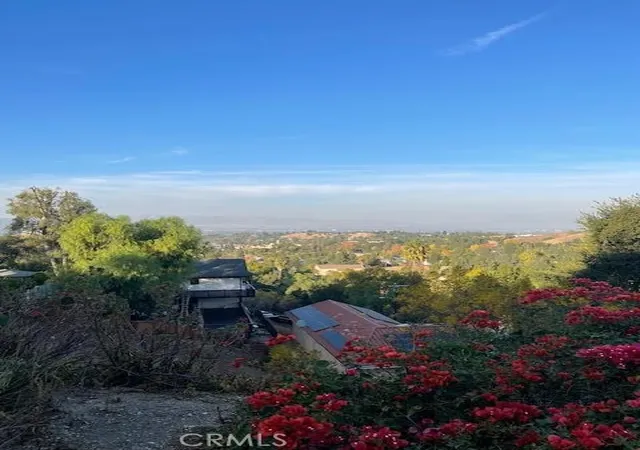 3rd image of 4742 Bedel St, Woodland Hills, CA 91364 | MLS# SR24244821