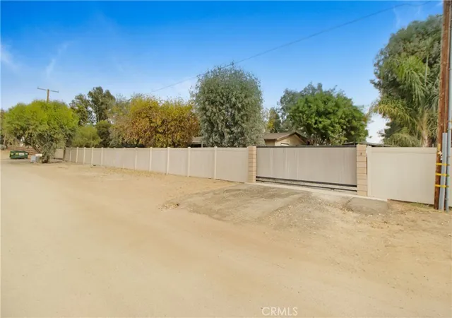 Photo 3 of Single family home for sale at 30620 Old Windmill Rd, Menifee, CA 92584 | MLS# PW24245590 | Listing updated on 2025-12-09