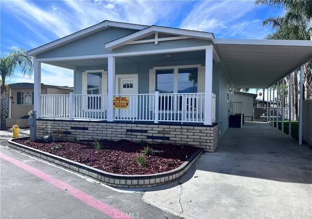 Photo 1 of Manufactured home for sale at 1445 W Florida Ave #41, Hemet, CA 92543 | MLS# SW24230733 | Listing updated on 2026-10-02