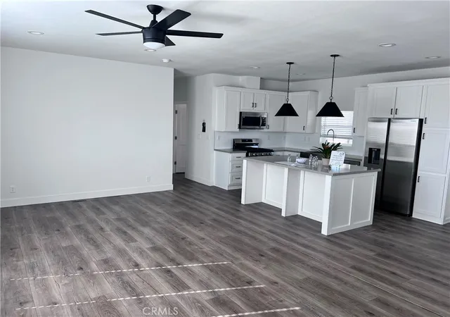Photo 4 of Manufactured home for sale at 1445 W Florida Ave #41, Hemet, CA 92543 | MLS# SW24230733 | Listing updated on 2026-10-02
