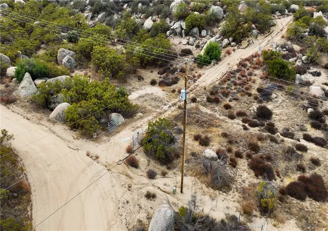 2nd image of 10 Sycamore Springs Rd, Aguanga, CA 92536 | MLS# SW24252446