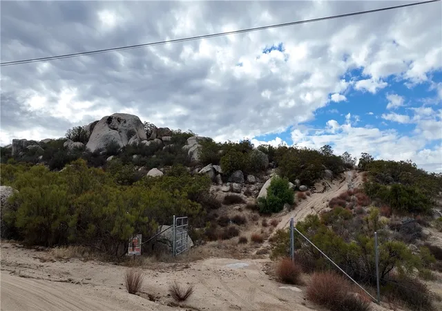 3rd image of 10 Sycamore Springs Rd, Aguanga, CA 92536 | MLS# SW24252446