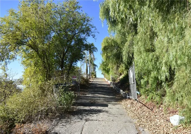 Photo 3 of Sale Pending at 3618 Hemlock Dr, San Bernardino, CA 92404 | MLS# IV24250987 | Listing updated on 2025-11-12