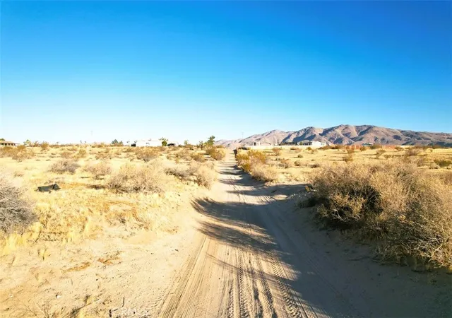 15th image of 0 Loma Vista Rd, Apple Valley, CA 92308 | MLS# HD24253128