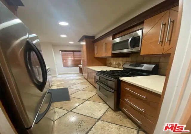 5th image of 1940 N Highland Ave #44, Los Angeles, CA 90068 | MLS# 24474501