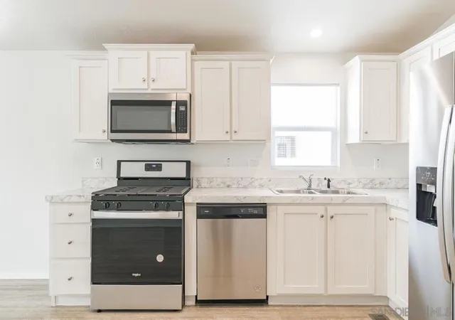 Photo 3 of Manufactured home for sale at 25521 N Lincoln Ave #99, Hemet, CA 92544 | MLS# 250000236SD | Listing updated on 2026-09-24