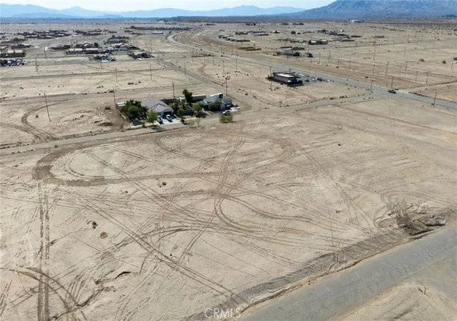 4th image of 2028 Jefferson Ave, Thermal, CA 92274 | MLS# IV25001981
