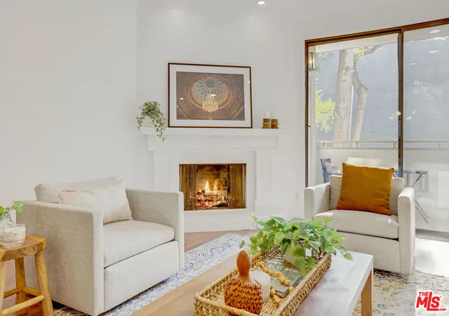 Photo 4 of Condo for sale at 3480 Barham Blvd #223, Los Angeles, CA 90068 | MLS# 25477425 | Listing updated on 2025-02-15
