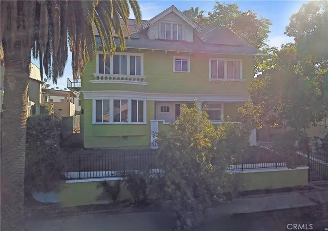 2nd image of 216 S Lake St, Los Angeles, CA 90057 | MLS# PW25006013