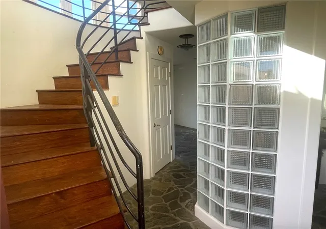 4th image of 989 Miramar St, Laguna Beach, CA 92651 | MLS# LG25008074