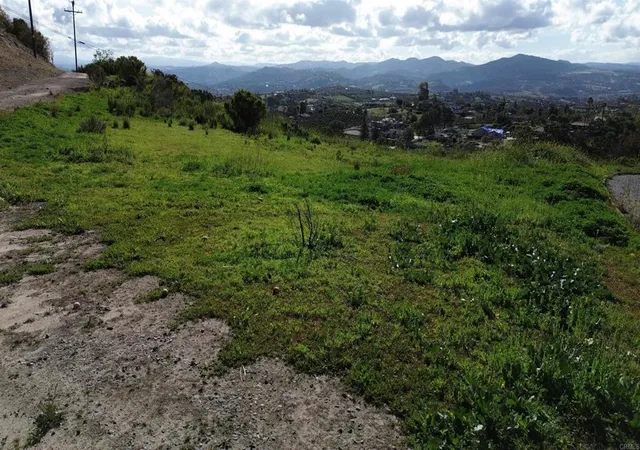 1st image of 1560 Camino Corto, Fallbrook, CA 92028 | MLS# NDP2500444