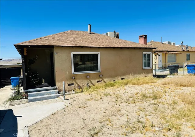 Homes for sale in Barstow, CA | 851 Flora St, Barstow, CA 92311 | MLS# IV25010077