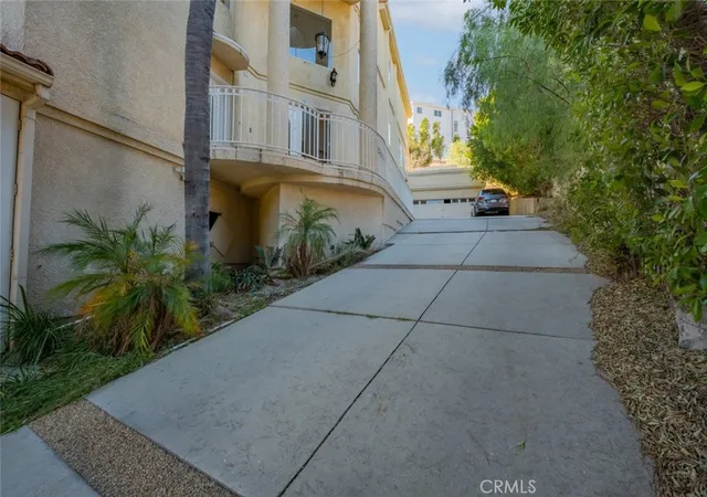 2nd image of 12001 Shoshone Ave, Granada Hills, CA 91344 | MLS# SR25010724