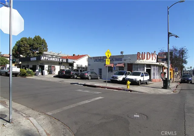 2nd image of 1108 N Kenmore Ave, Los Angeles, CA 90029 | MLS# SR25012065