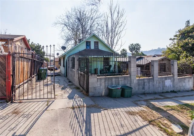 Photo 2 of Multi family home for sale at 2908 Future St, Los Angeles, CA 90065 | MLS# SR24248921 | Listing updated on 2026-06-04
