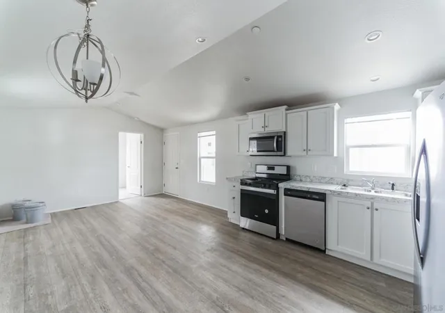 Photo 2 of Manufactured home for sale at 25521 N Lincoln Ave #22, Hemet, CA 92544 | MLS# 250017138SD | Listing updated on 2026-06-01
