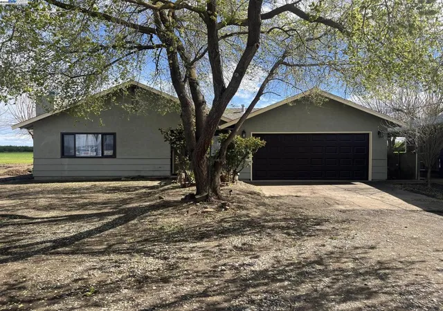Photo 2 of Single family home for sale at 1290 Orange Ave, Patterson, CA 95363 | MLS# 41083765 | Listing updated on 2026-09-01