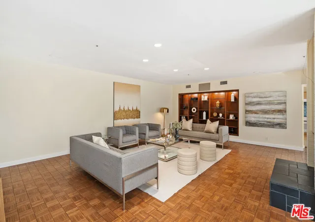 Photo 4 of House for sale at 10375 Wilshire Blvd #7D, Los Angeles, CA 90024 | MLS# 25490059 | Listing updated on 2025-03-06
