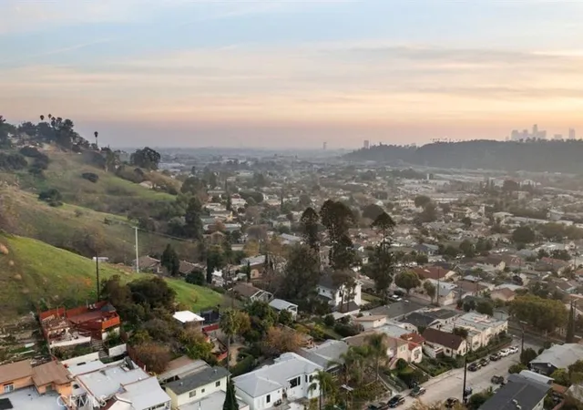 5th image of 3525 E Thorpe Ave, Mount Washington, CA 90065 | MLS# CV25020646