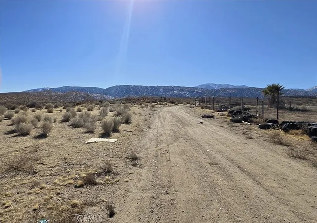 3rd image of 5 Avenue Y6, Llano, CA 93544 | MLS# CV25022097