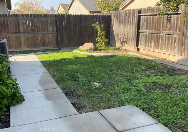 Photo 4 of Single family home for sale at 2094 W Pincay St, Merced, CA 95348 | MLS# MC25022775 | Listing updated on 2026-03-24