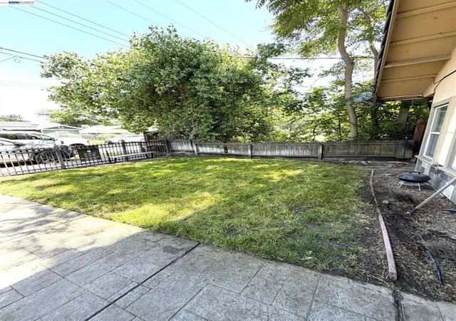 4th image of 3135 Academy Way, Sacramento, CA 95815 | MLS# 41084491