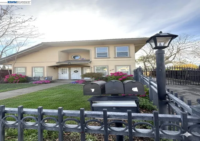 5th image of 3135 Academy Way, Sacramento, CA 95815 | MLS# 41084491