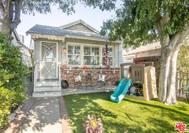 Photo 1 of Single family home for sale at 1414 N Whitnall Hwy, Burbank, CA 91505 | MLS# 25492957 | Listing updated on 2025-02-15