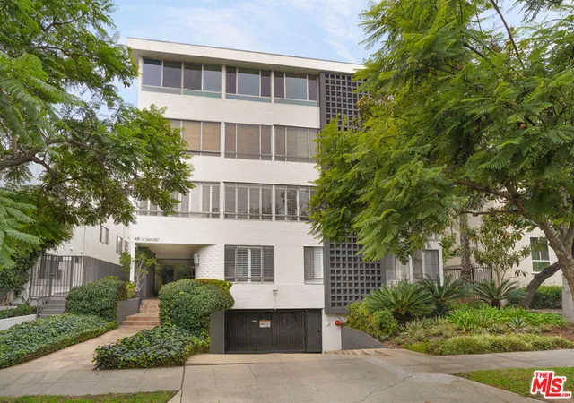 Photo 1 of Condo for sale at 419 N Oakhurst Dr #101, Beverly Hills, CA 90210 | MLS# 25493139 | Listing updated on 2025-02-18