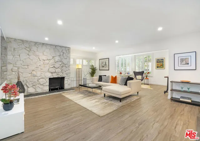 Photo 3 of Condo for sale at 419 N Oakhurst Dr #101, Beverly Hills, CA 90210 | MLS# 25493139 | Listing updated on 2025-02-18