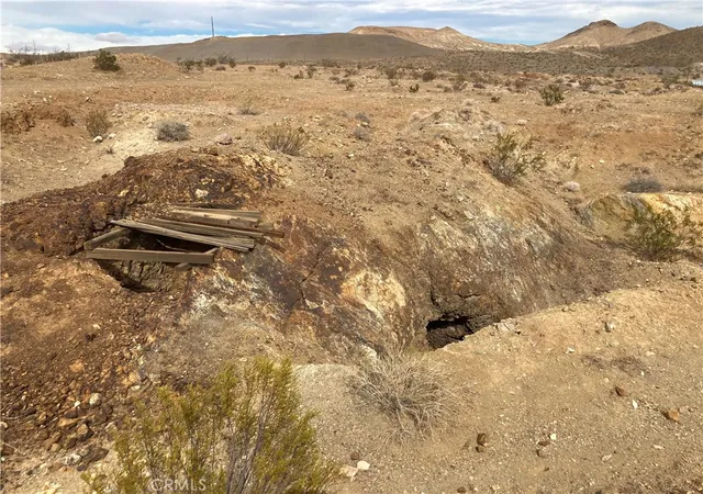 Land for sale at 1 Butte Rd, Randsburg, CA 91335 | MLS# SW25026046