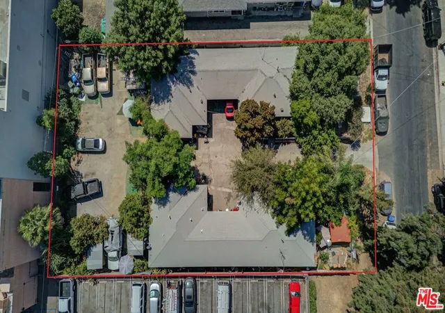 Photo 3 of Sale Pending at 6834 Baird Ave, Reseda, CA 91335 | MLS# 25478485 | Listing updated on 2026-09-24