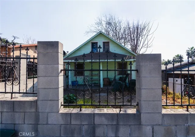 1st image of 2908 Future St, Los Angeles, CA 90065 | MLS# SR25025826