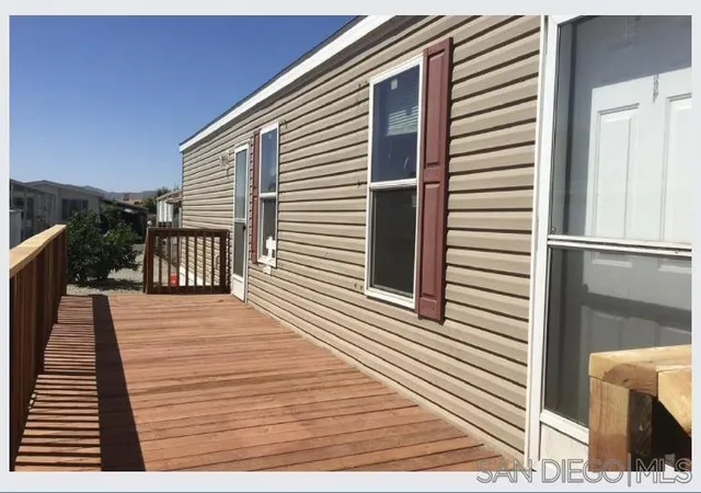 Photo 1 of Manufactured home for sale at 725 W Thornton Ave #70, Hemet, CA 92543 | MLS# 250018189SD | Listing updated on 2026-09-24