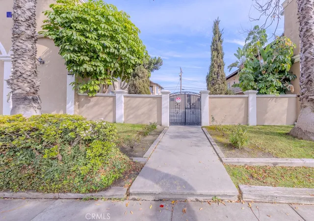 1st image of 902 S Fann St, Anaheim, CA 92804 | MLS# PW25025098