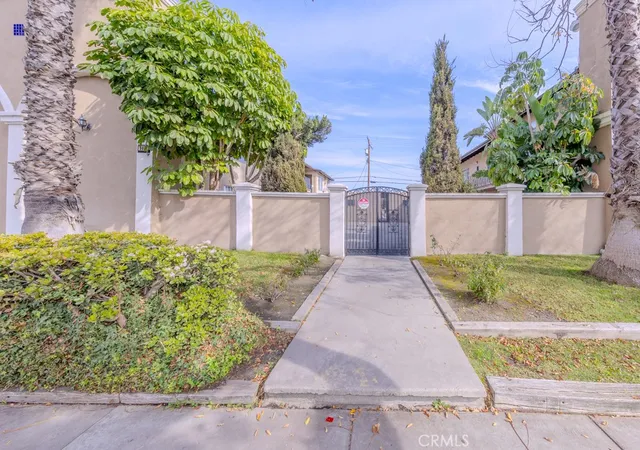 1st image of 906 S Fann St, Anaheim, CA 92804 | MLS# PW25025300
