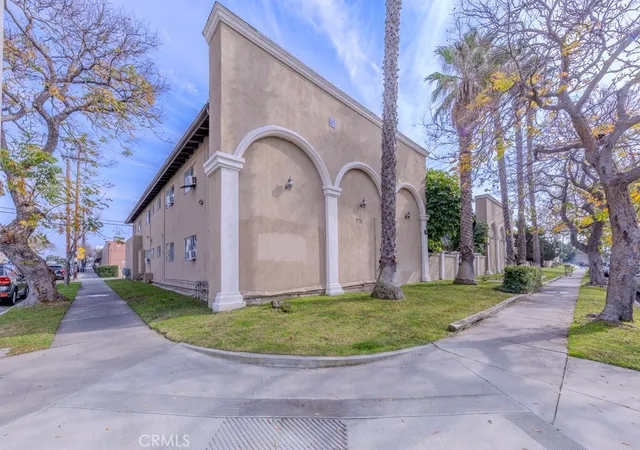 27th image of 906 S Fann St, Anaheim, CA 92804 | MLS# PW25025300
