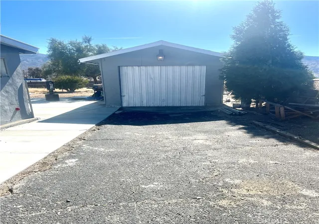 Photo 2 of Single family home for sale at 1010 E Nicolet St, Banning, CA 92220 | MLS# DW25025231 | Listing updated on 2026-05-21