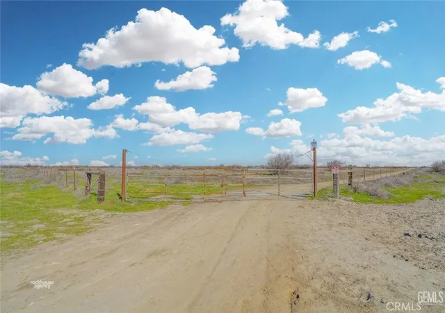 Photo 3 of Land for sale at 11484 Corcoran Rd, Wasco, CA 93280 | MLS# NS25027524 | Listing updated on 2026-01-09