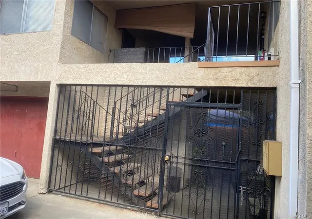 Listing Photo 4 - Condo for sale in building located at 6140 Orange Ave, Long Beach, CA 90805