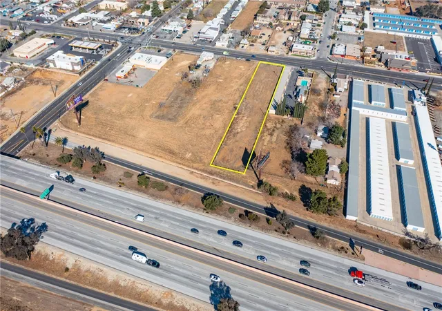 2nd image of 1257 E 6th St, Beaumont, CA 92223 | MLS# IG25030312