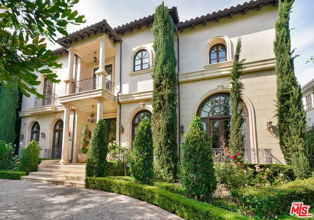 Homes for sale in Beverly Hills, CA | 620 Walden Dr, Beverly Hills, CA 90210 | MLS# 25497355