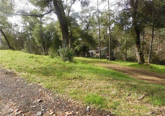 2nd image of 5560 Hale Ave, Clearlake, CA 95422 | MLS# LC25034739